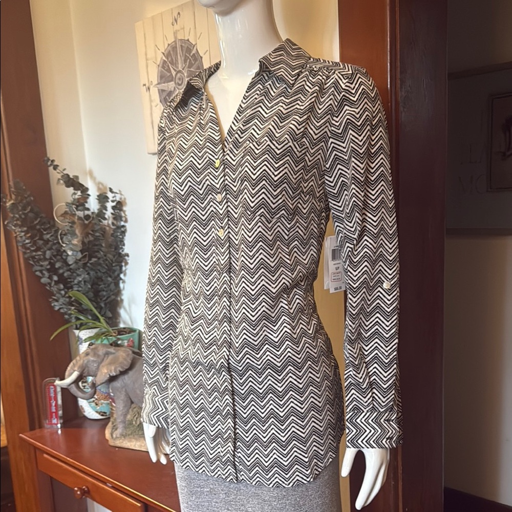 NWT Style&Co size small Black and White Zigzag Blouse